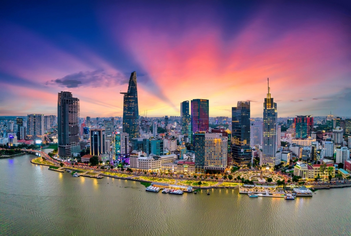 Kinh tế Việt Nam 6 tháng năm 2025: “Ngược chiều” thế giới, tăng trưởng ngoạn mục